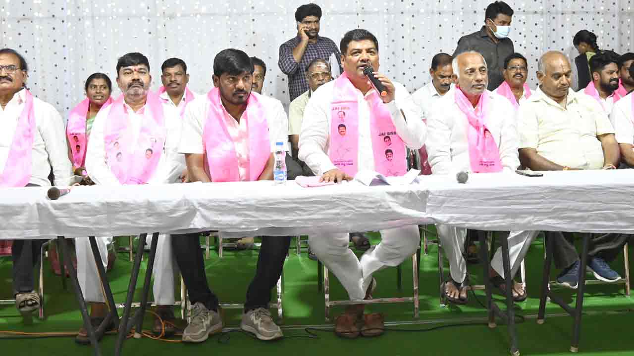 సంక్షేమ పథకాలను ప్రజల్లోకి తీసుకెళ్లాలి