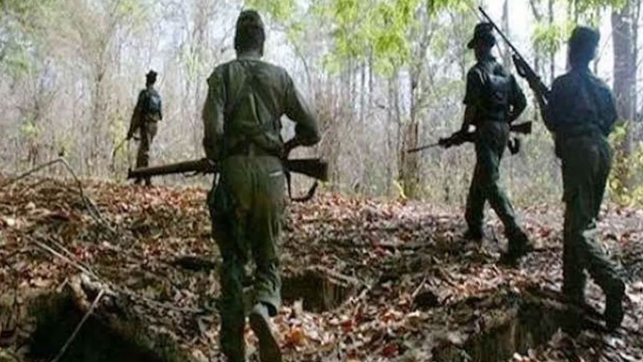 Naxals killed: జార్ఖండ్‌లో ఎన్‌కౌంట‌ర్‌.. ఐదుగురు న‌క్స‌ల్స్ మృతి