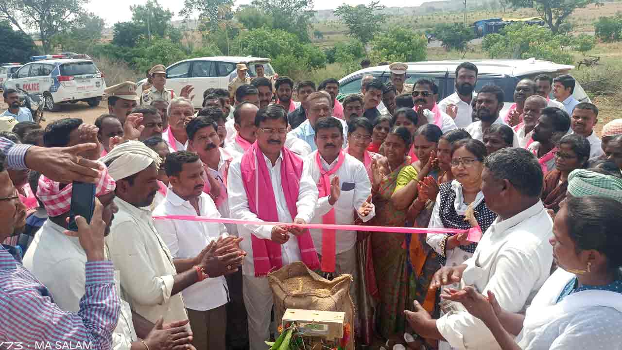 చేరికల జోరు