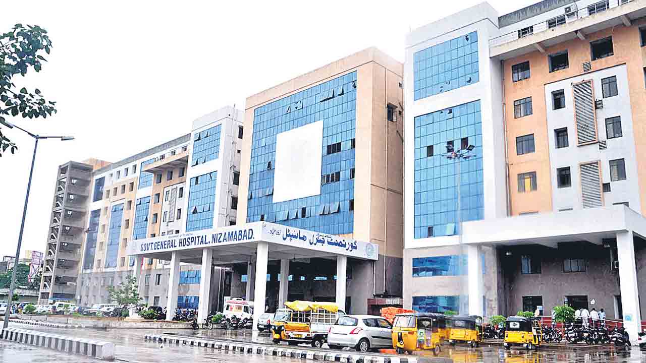 సర్కారీ వైద్యంపై కుట్ర