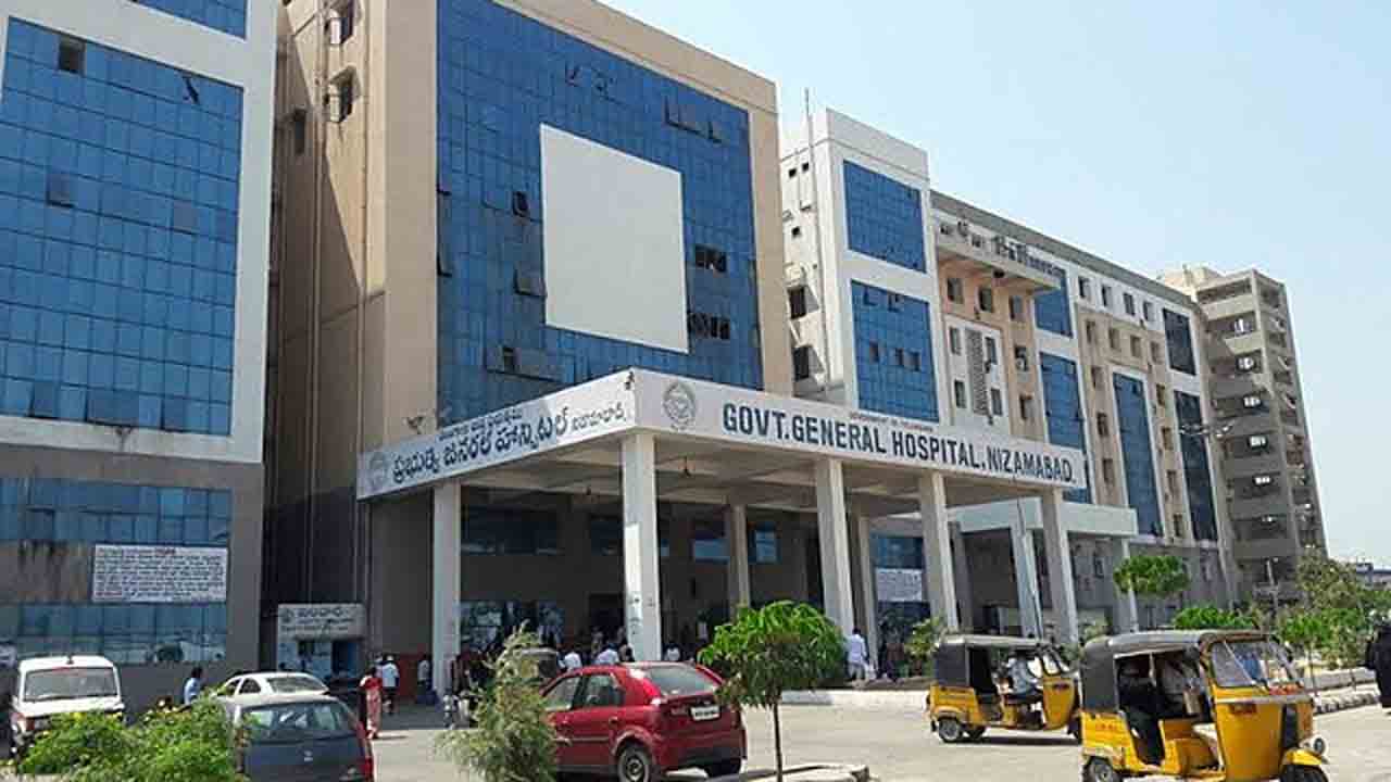 Nizamabad | సిబ్బంది పట్టించుకోలేదనడం అసత్యం.. రోగిని కాళ్లు పట్టుకొని లాక్కెళ్లిన ఘటనపై క్లారిటీ ఇచ్చిన నిజామాబాద్‌ ఆస్పత్రి సూపరింటెండెంట్‌