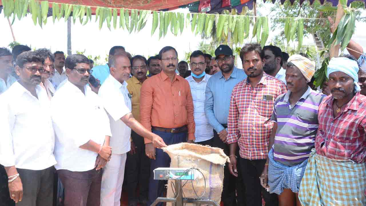 జిల్లాలో 278 ధాన్యం కొనుగోలు కేంద్రాలు