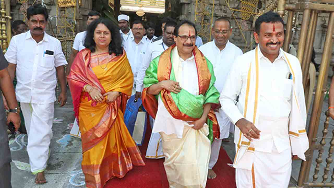 Chief Justice | శ్రీ పద్మావతి ఆలయాన్ని దర్శించుకున్న ఏపీ హైకోర్టు చీఫ్‌ జస్టిస్‌ దంపతులు