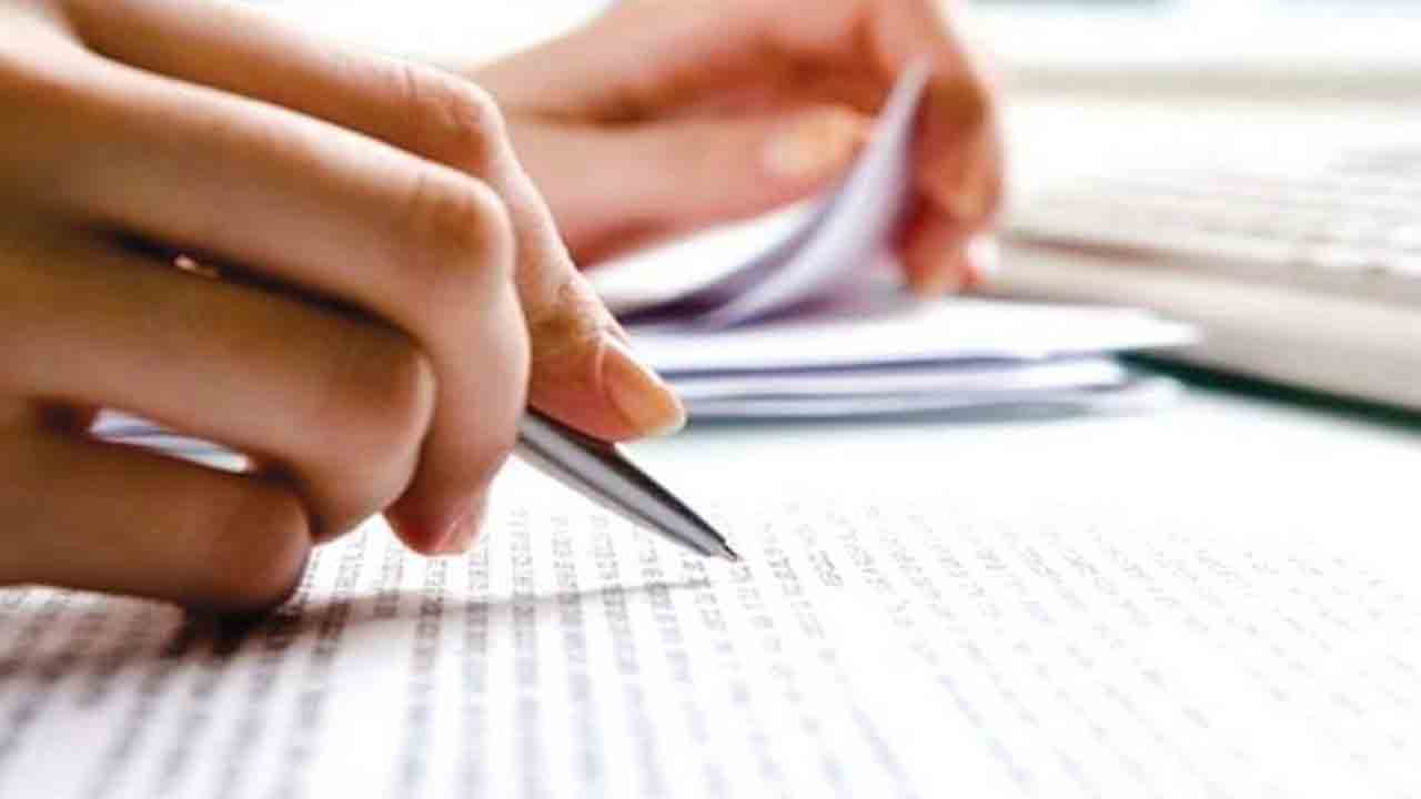 Exam paper leak |   హిమాచల్‌లో 30 పేపర్లు లీక్‌.. రూ.2.5 లక్షలకు జేవోఏ-ఐటీ సమాధాన పత్రం