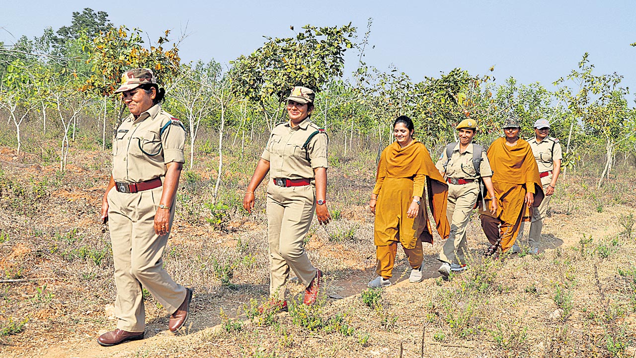 Telangana | విధుల్లో మరణిస్తే రూ. కోటి .. ఫారెస్ట్ అధికారులకు భారీ నష్టపరిహారం ప్రకటించిన రాష్ట్ర ప్రభుత్వం