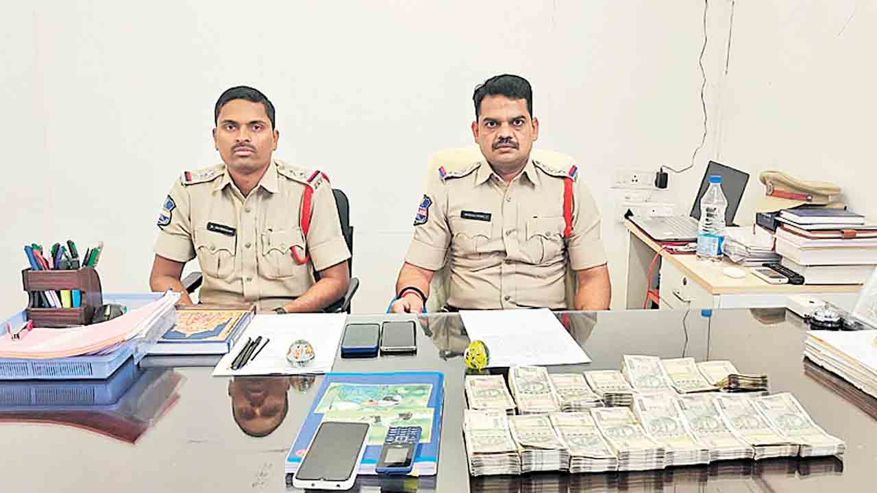 క్రికెట్‌ బెట్టింగ్‌ నిర్వాహకుడి అరెస్టు