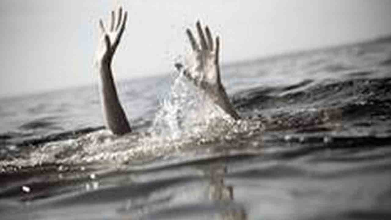 చెరువులో పడి నలుగురి మృతి
