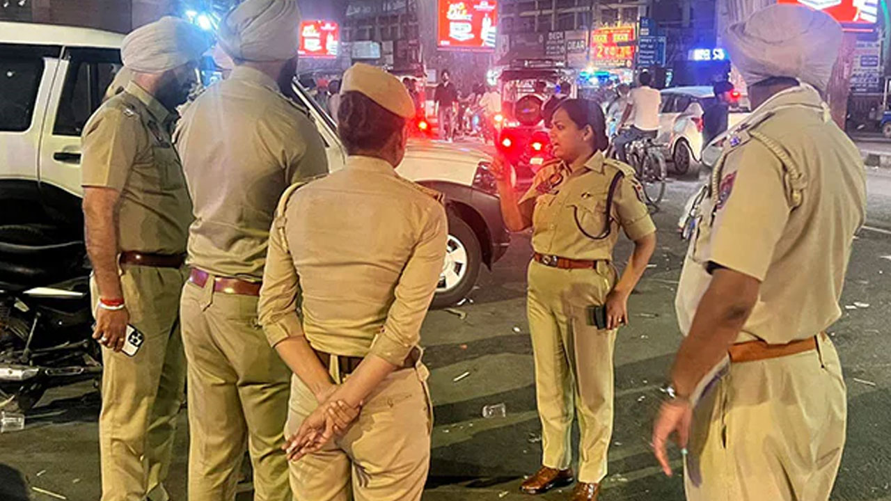 Punjab Police: సిక్కుల భేటీకి అమృత్‌పాల్ పిలుపు..  లీవ్‌లు ర‌ద్దు చేసిన పంజాబ్ పోలీసులు