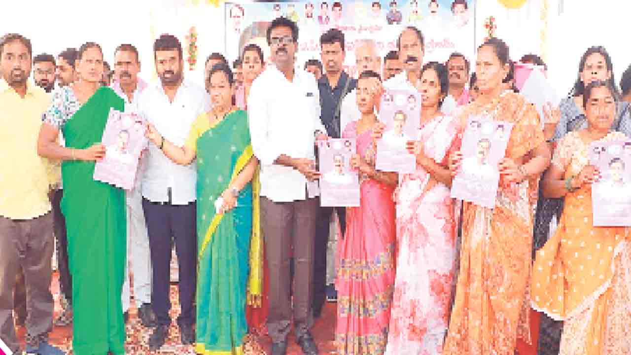 డబుల్‌ బెడ్రూం.. ఇండ్లు పేదల ఆత్మగౌరవానికి ప్రతీక