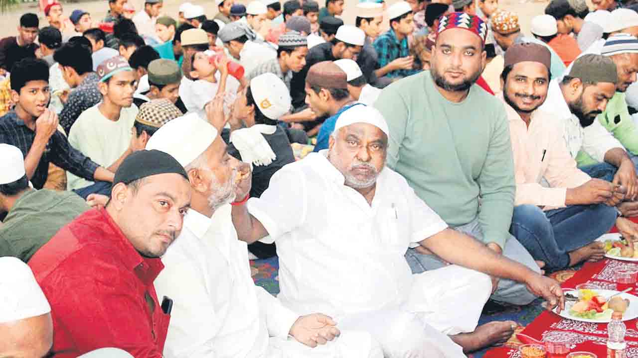 మైనార్టీల సంక్షేమానికి సర్కారు పెద్దపీట