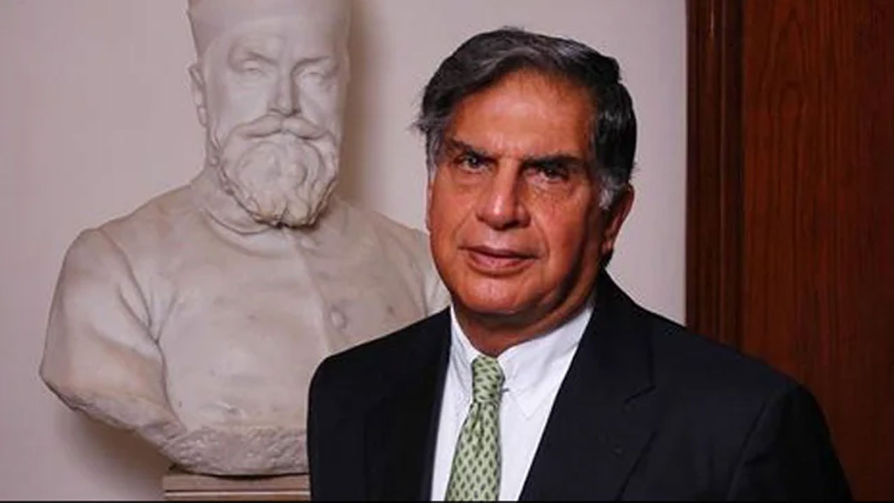 Air India Pilots: జీతాలపై జోక్యం చేసుకోండి.. ర‌త‌న్ టాటాకు పైలెట్ల పిటిష‌న్‌