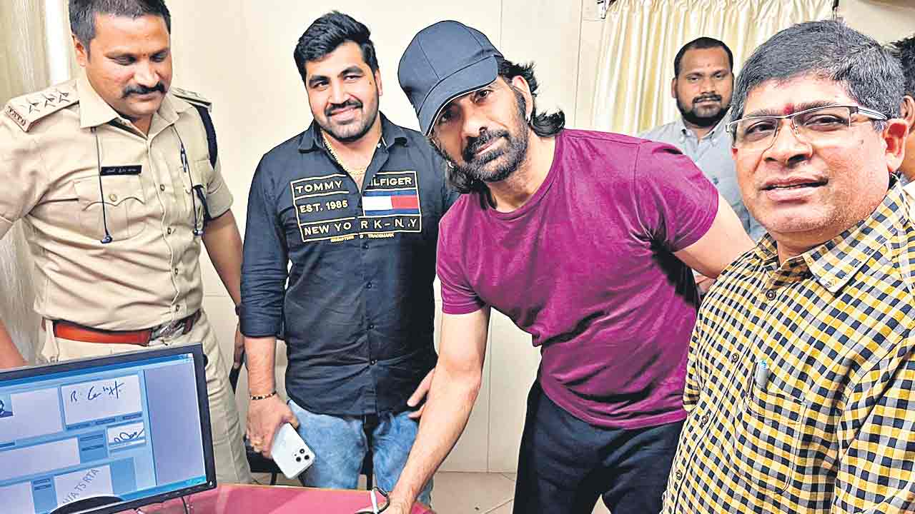 రవితేజ ఎలక్ట్రిక్‌ కారుకు 2628 నంబర్‌ కేటాయింపు