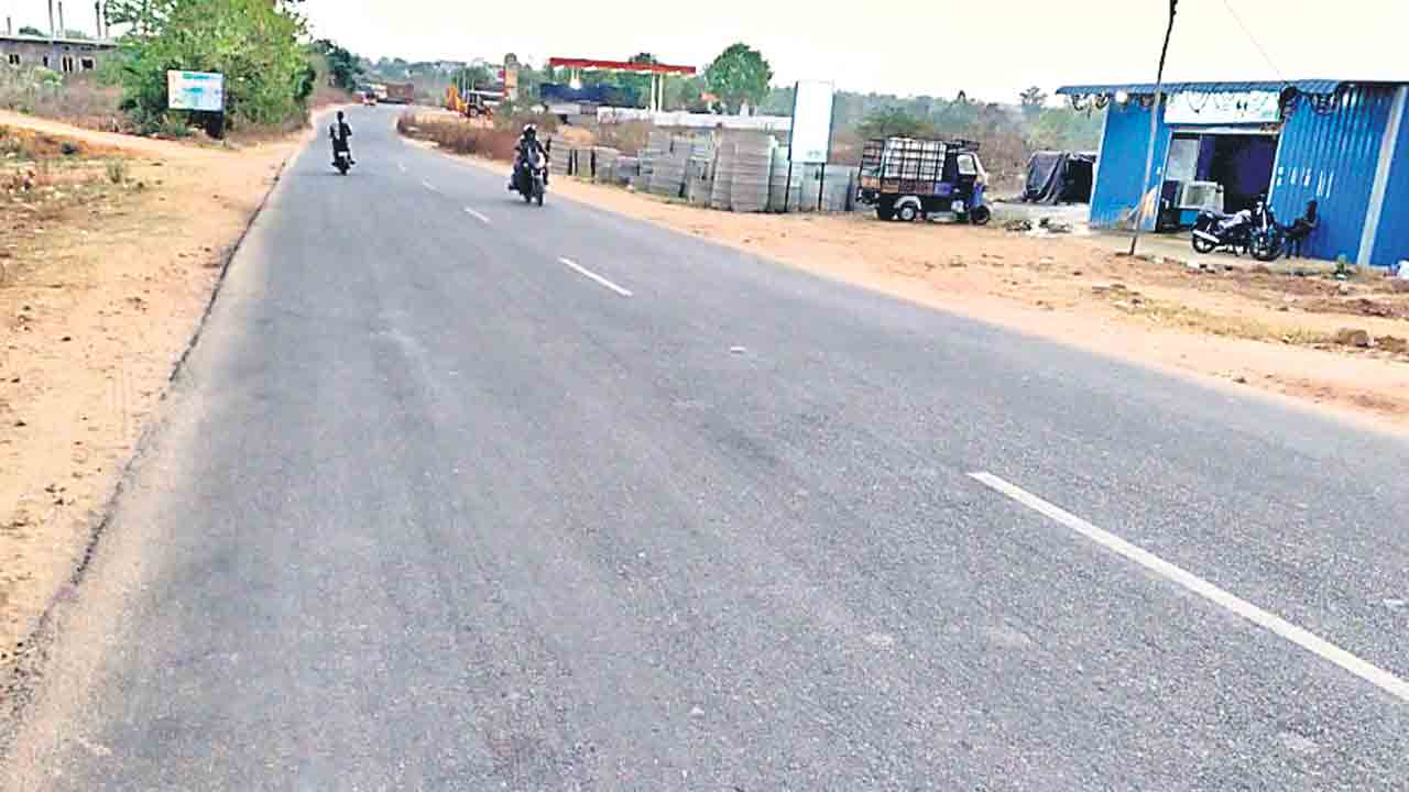 జాతీయ రహదారులకు కేంద్రం బ్రేకులు