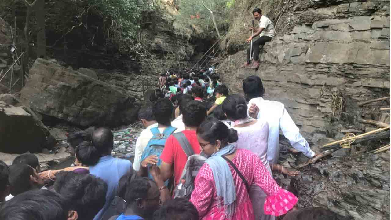 Saleswaram jatara | ముగిసిన సలేశ్వరం జాతర..చివరి రోజు లక్ష మంది భక్తుల రాక