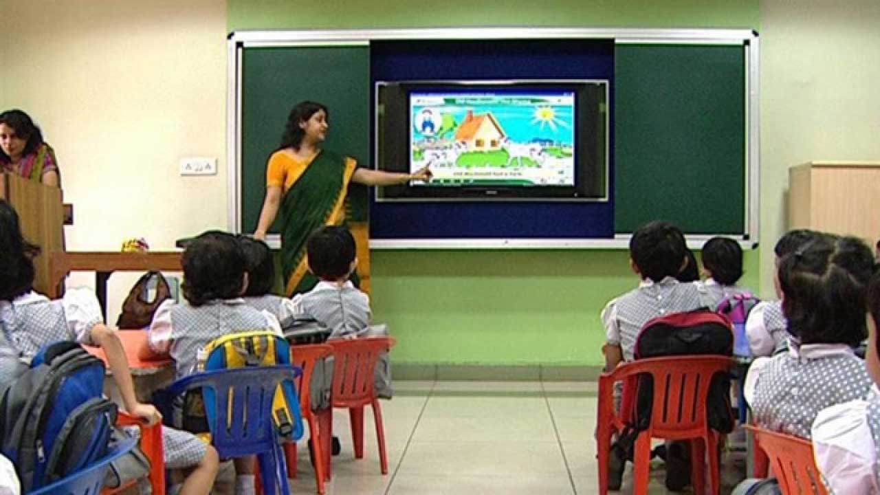 Digital classes |  సర్కారు బడుల్లో డిజిటల్‌ బోధన.. వచ్చే విద్యాసంవత్సరం నుంచి అమలు