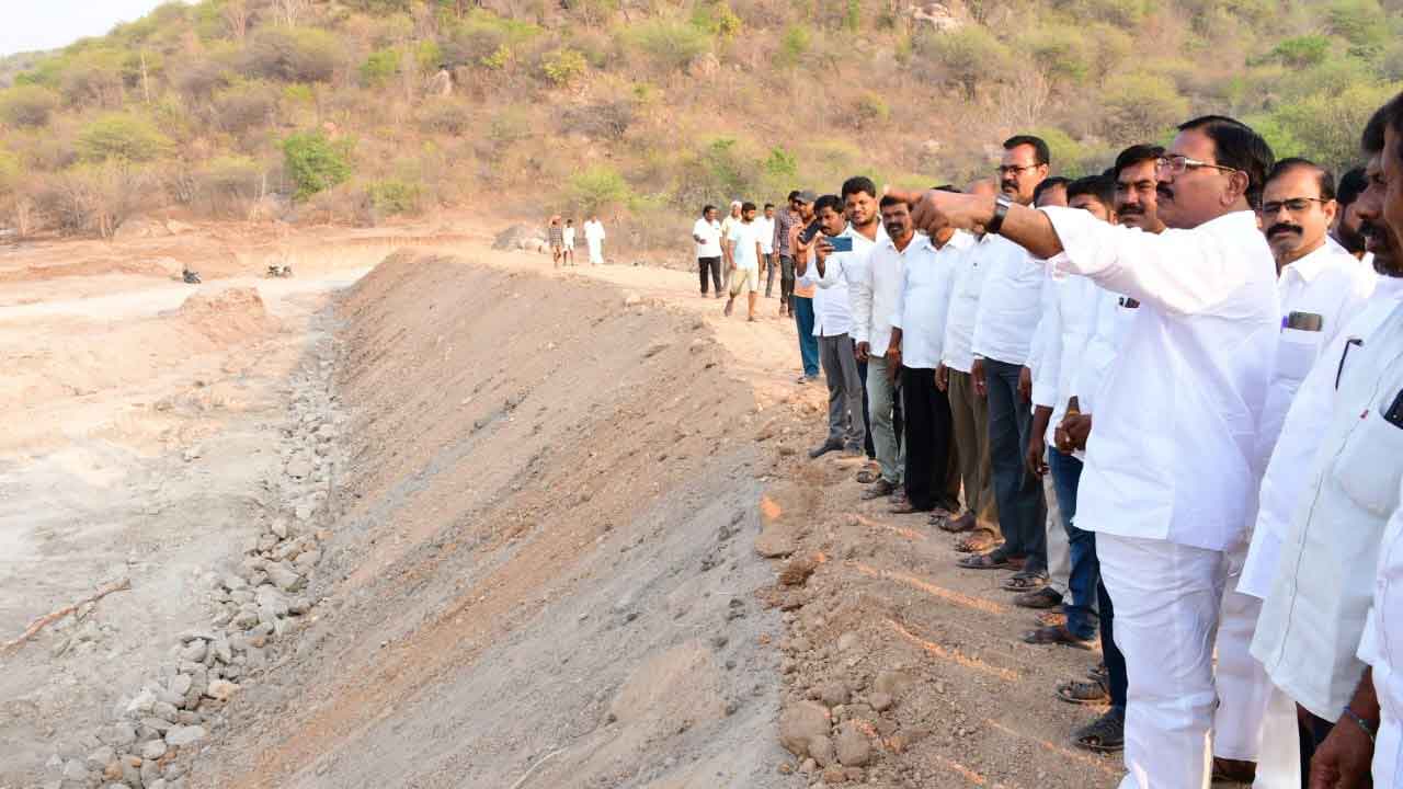 చెక్‌డ్యాంలతో ఊరట