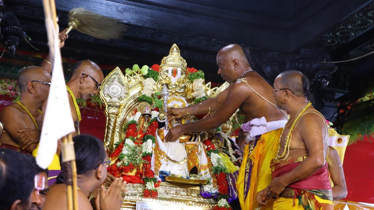 రాజాధిరాజా రఘు వంశ తేజా..