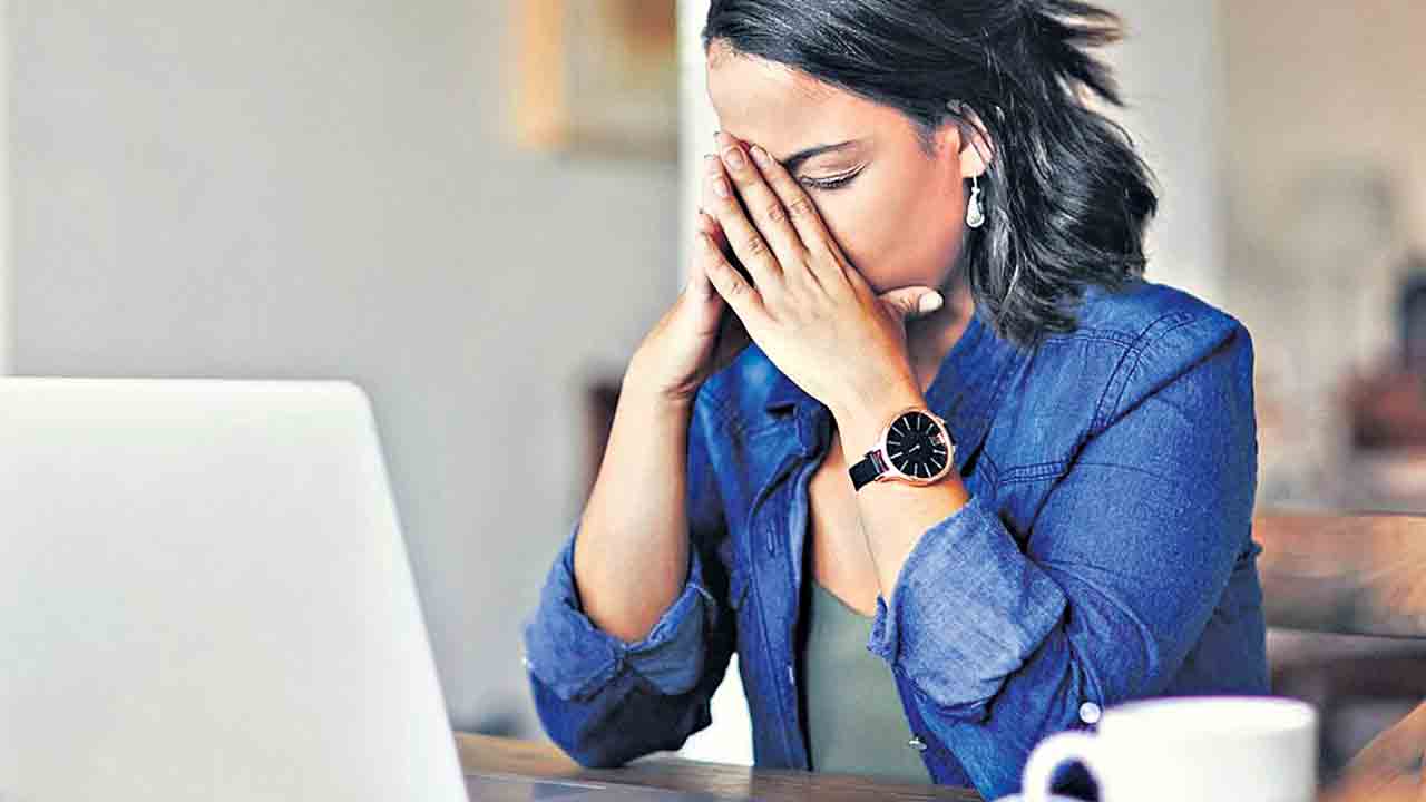 అటు అత్త.. ఇటు భర్త!