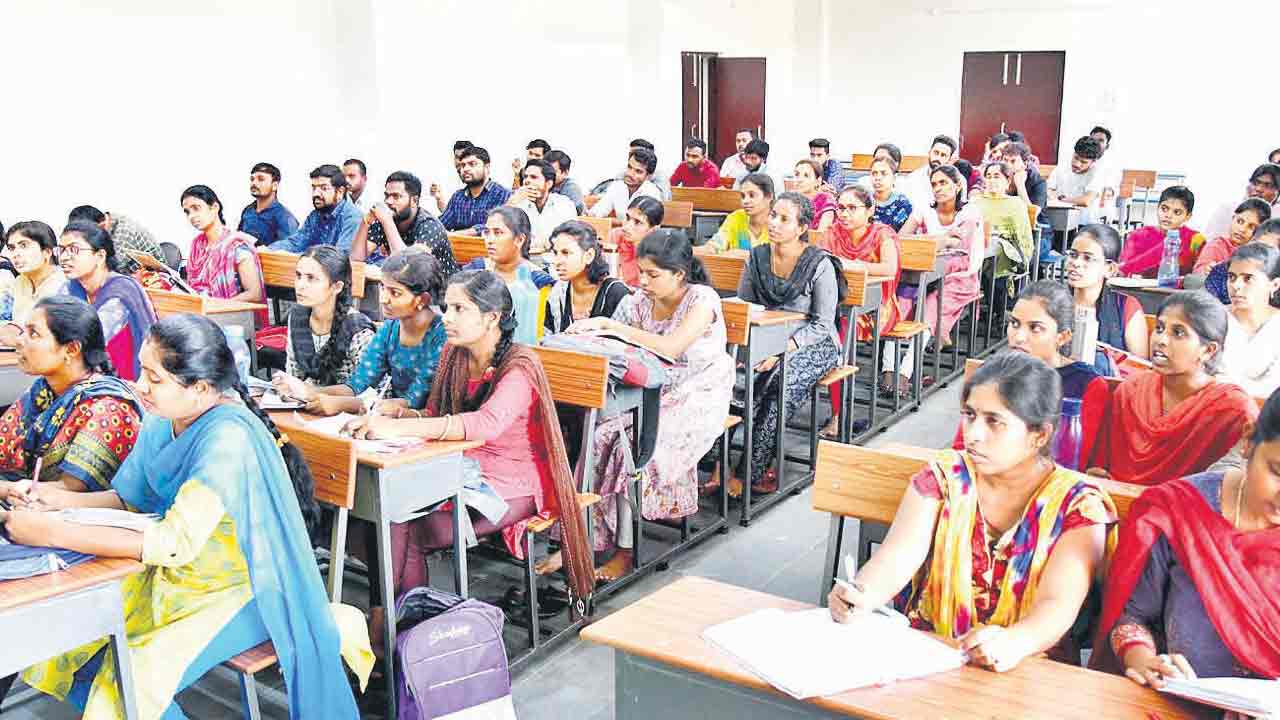 జాబ్స్‌కు కేరాఫ్‌ బీసీ స్టడీ సర్కిల్‌