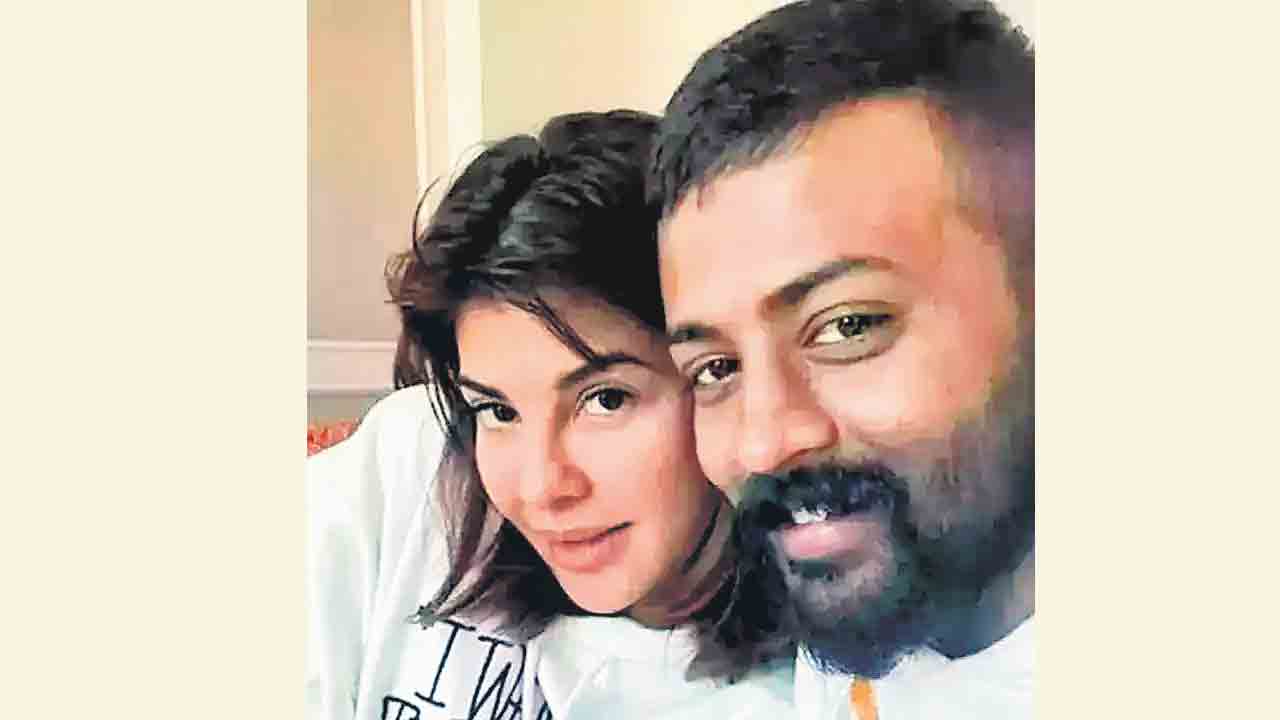 Sukesh Chandrasekhar | కారాగారంలో ఉండే వందల కోట్లు కొట్టేసిన సుకేశ్‌… జైలు అధికారులకు నెలకు కోట్లలో ముడుపులు