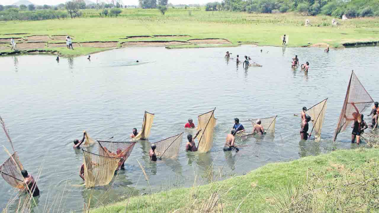 ఎండాకాలం ఎన్నెన్ని చిత్రాలో..