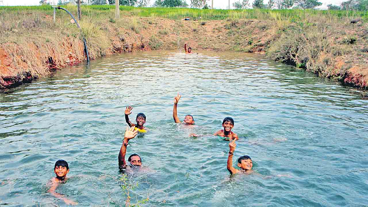 Summer holidays |  తల్లిదండ్రులు.. తస్మాత్‌ జాగ్రత్త.. వేసవి వినోదం కారాదు విషాదం