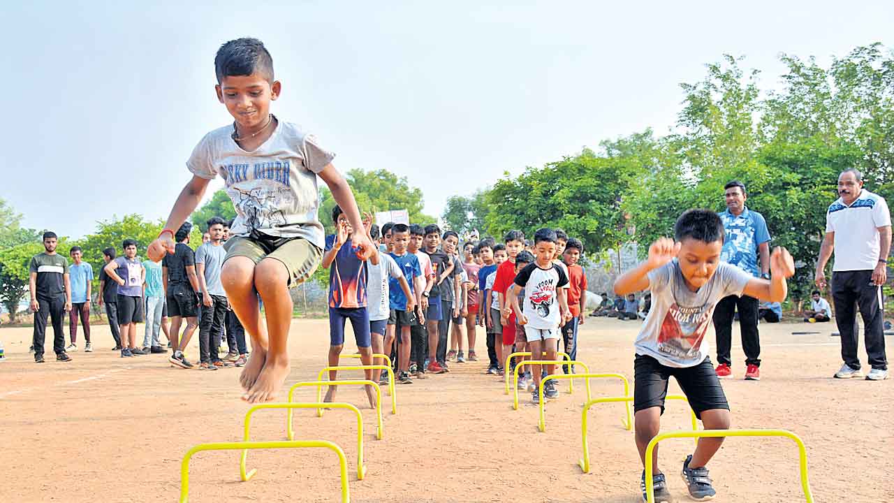 సందడిగా సమ్మర్‌ కోచింగ్‌