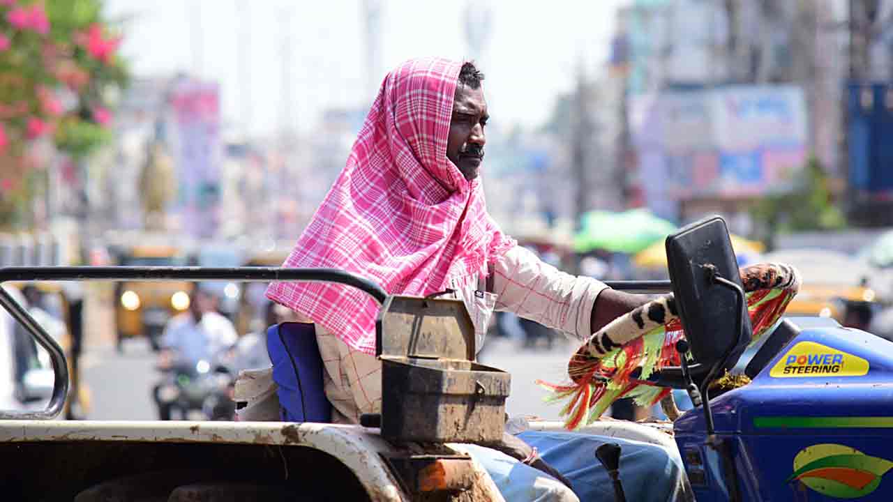 భానుడు భగభగ