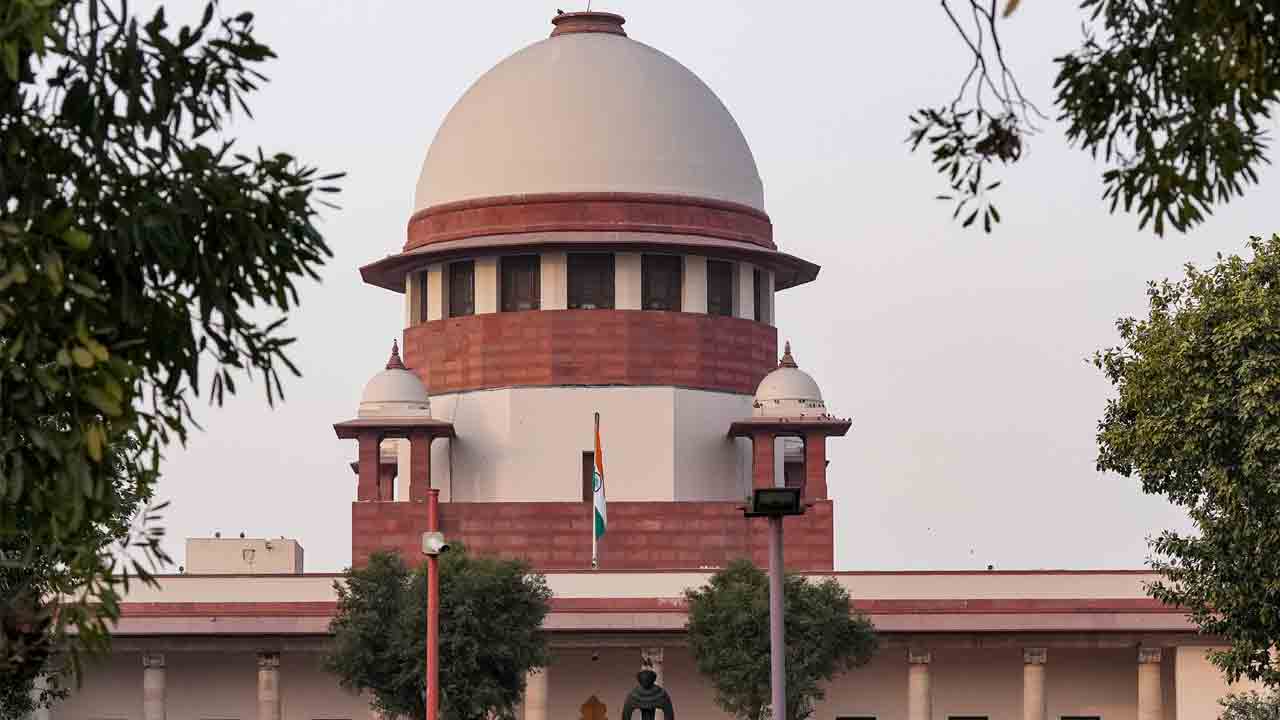 Brij bhushan |  బ్రిజ్‌ భూషణ్‌కు ఉచ్చు.. ఎఫ్‌ఐఆర్‌ ఎందుకు పెట్టలేదని  ఢిల్లీ పోలీసులను నిలదీసిన సుప్రీంకోర్టు