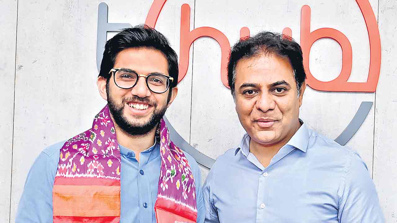 టీ హబ్‌ను సందర్శించిన ఆదిత్య థాక్రే