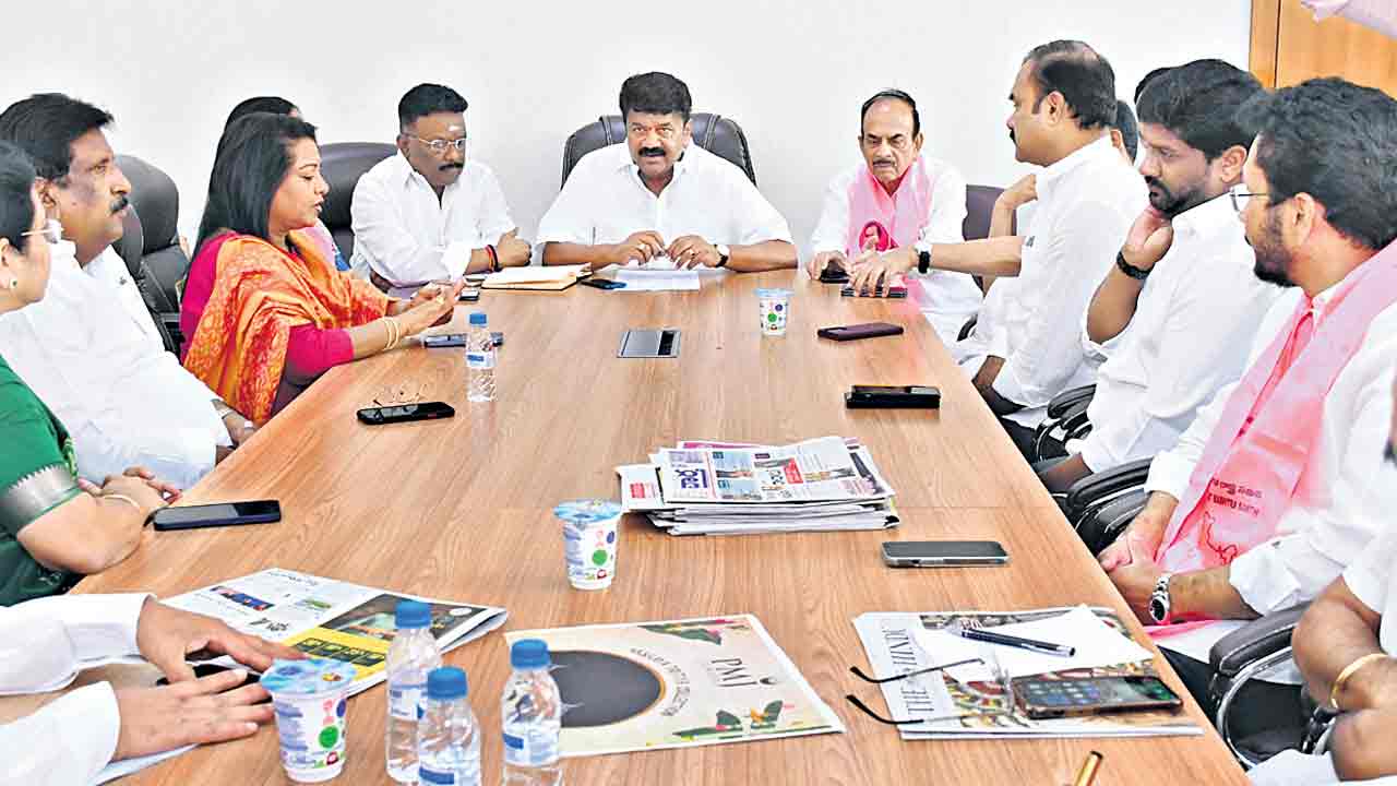 నియోజకవర్గాల్లో 25న ఆత్మీయ సమావేశాలు