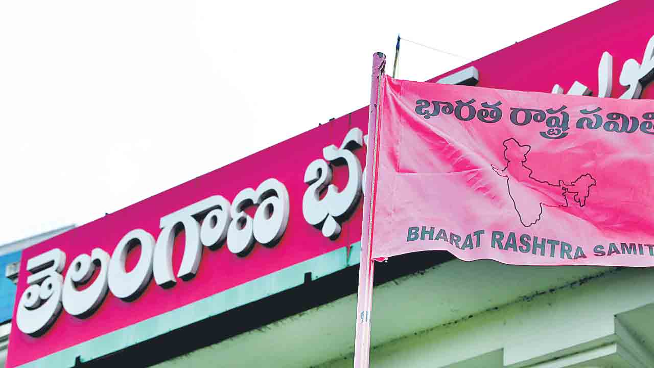 BRS | కరీంనగర్‌ పార్లమెంట్‌ నియోజకవర్గ సన్నాహక సమావేశం ప్రారంభం..