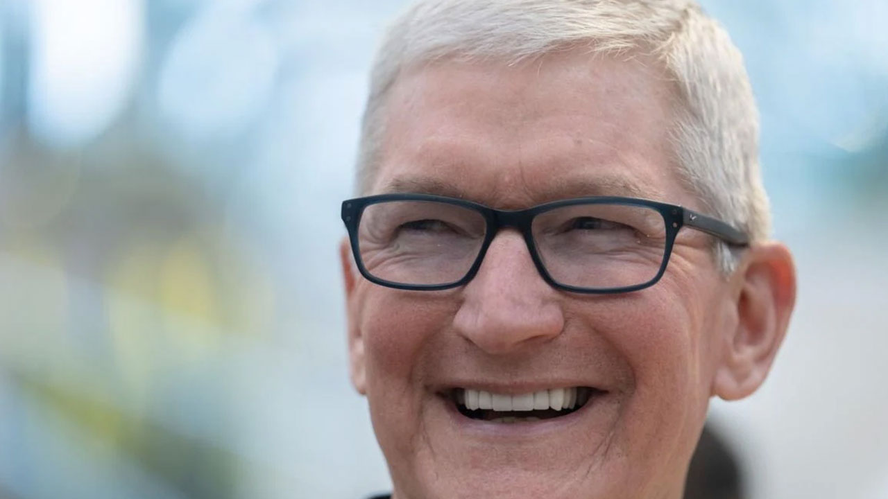 Tim Cook: యాపిల్ స్టోర్స్ ఓపెనింగ్కు టిమ్ కుక్