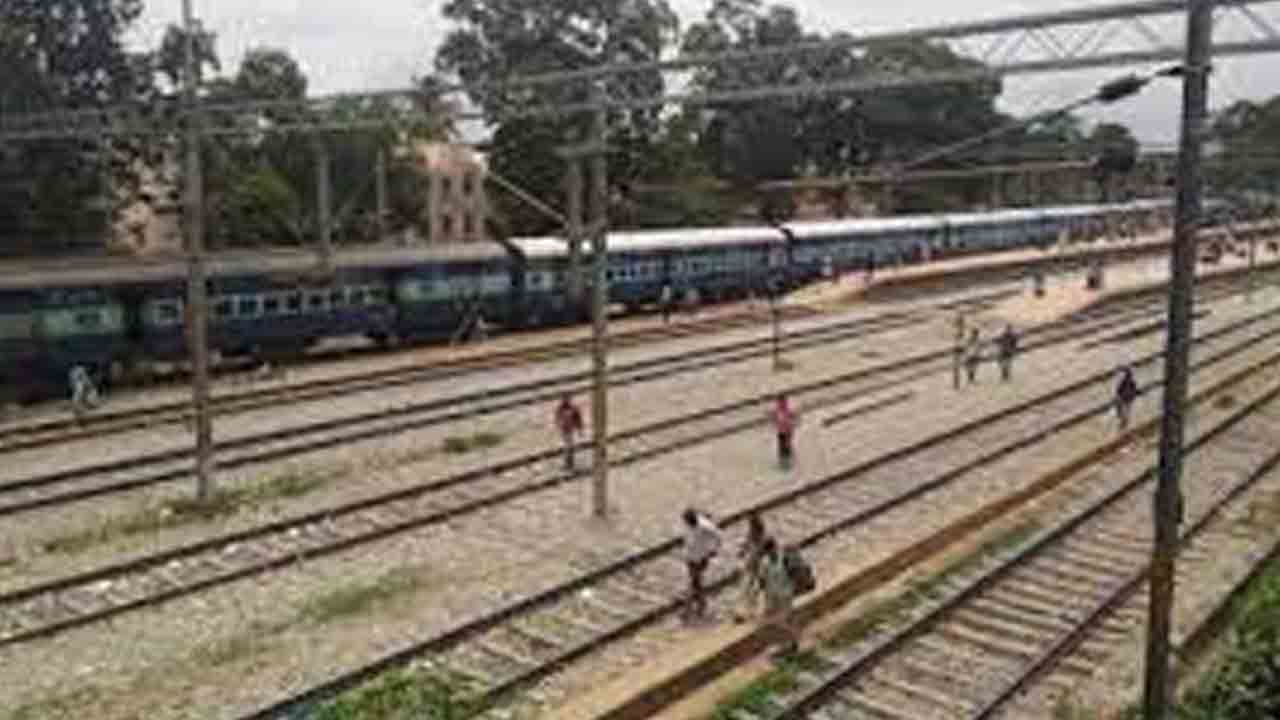 జీవితంపై విరక్తితో కూలీ ఆత్మహత్య