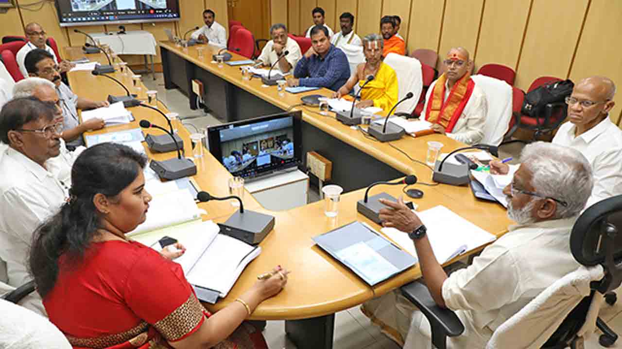 TTD | ఉత్తర భారత దేశంలోనూ వేద విశ్వవిద్యాలయం సేవలు : టీటీడీ