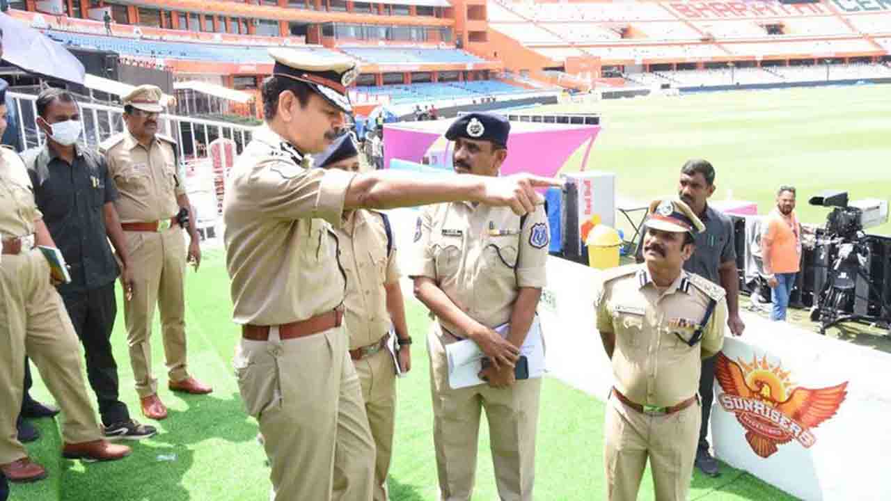 Uppal Stadium | రేప‌ట్నుంచి ఉప్ప‌ల్ స్టేడియంలో ఐపీఎల్ మ్యాచ్‌లు.. ప‌టిష్ట బందోబ‌స్తు ఏర్పాటు చేసిన పోలీసులు