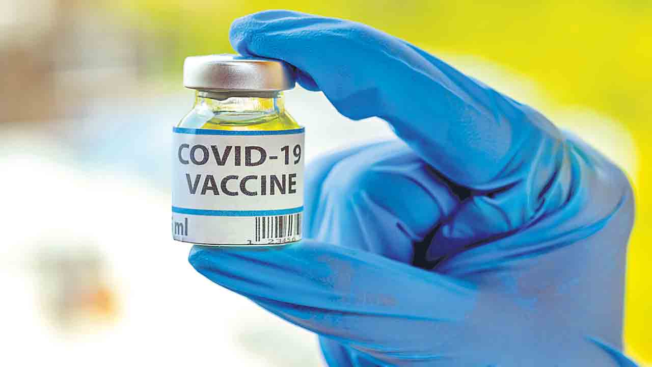 COVID-19 Vaccine | కొవిడ్‌ టీకాలు ఇయ్యం.. మీరే కొనుక్కోండని రాష్ట్రాలకు తెగేసి చెప్పిన కేంద్రం