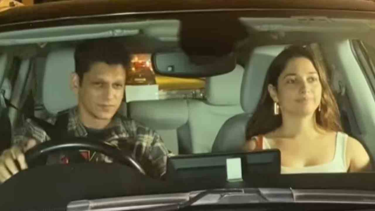 Tamanna-Vijay Varma | మరోసారి మీడియా కంట పడ్డ తమన్నా, విజయ్‌ వర్మ.. ఈ సారి ఏకంగా కారులో ఎక్కించుకోని పోయాడుగా..!