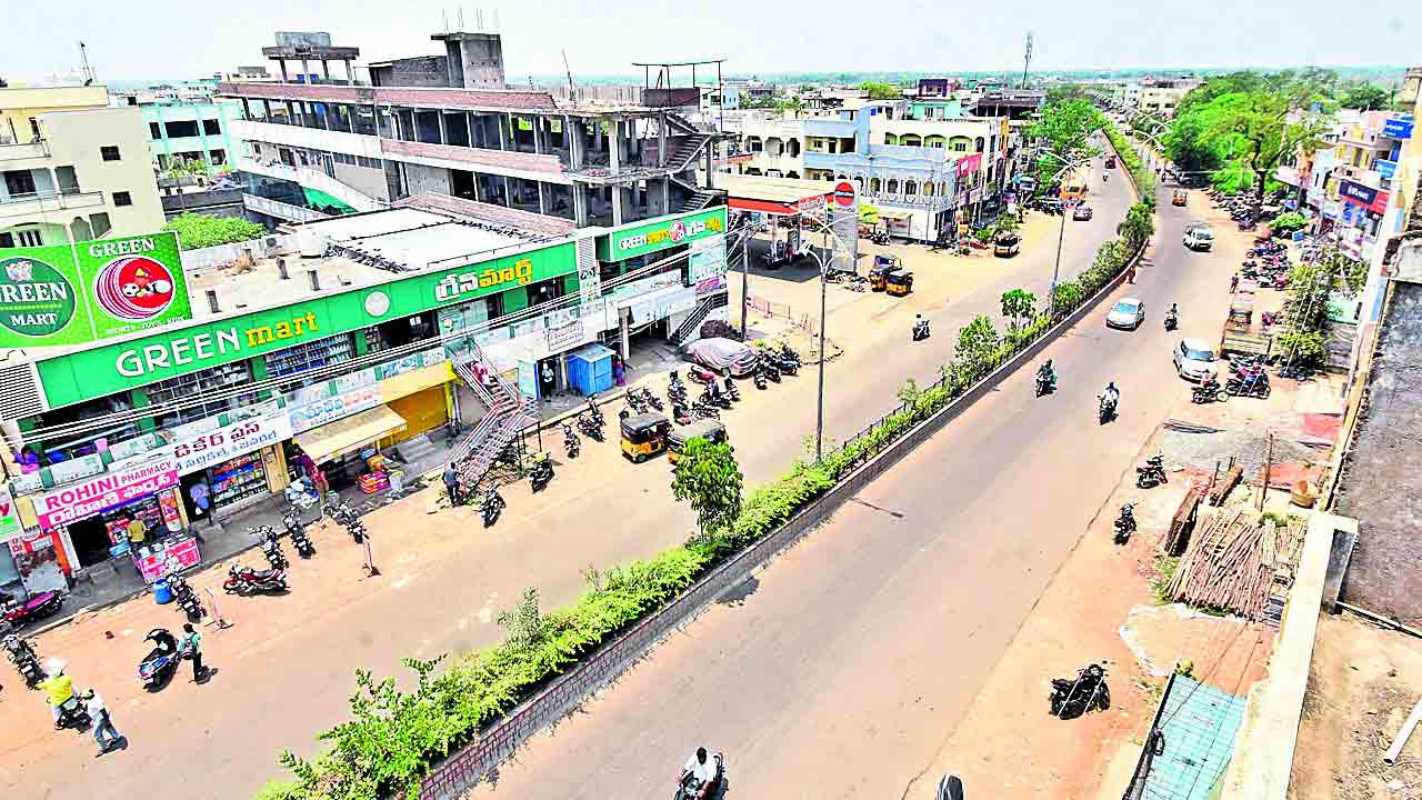 Roads |  అద్దంలా మెరుస్తున్న రాష్ట్ర రహదారులు.. జిల్లా కేంద్రాల్లో ఫోర్‌ లేన్‌.. మండల కేంద్రాల్లో డబుల్‌ రోడ్లు