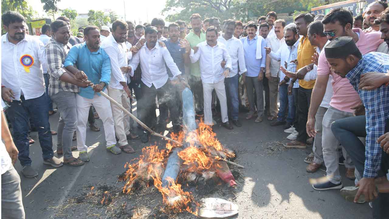 బండిపై భగ్గుమన్న బీఆర్ఎస్