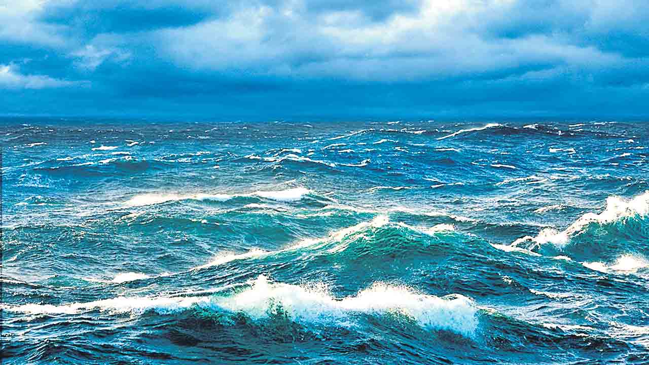 అలలపై…  పౌర్ణమి నాడు