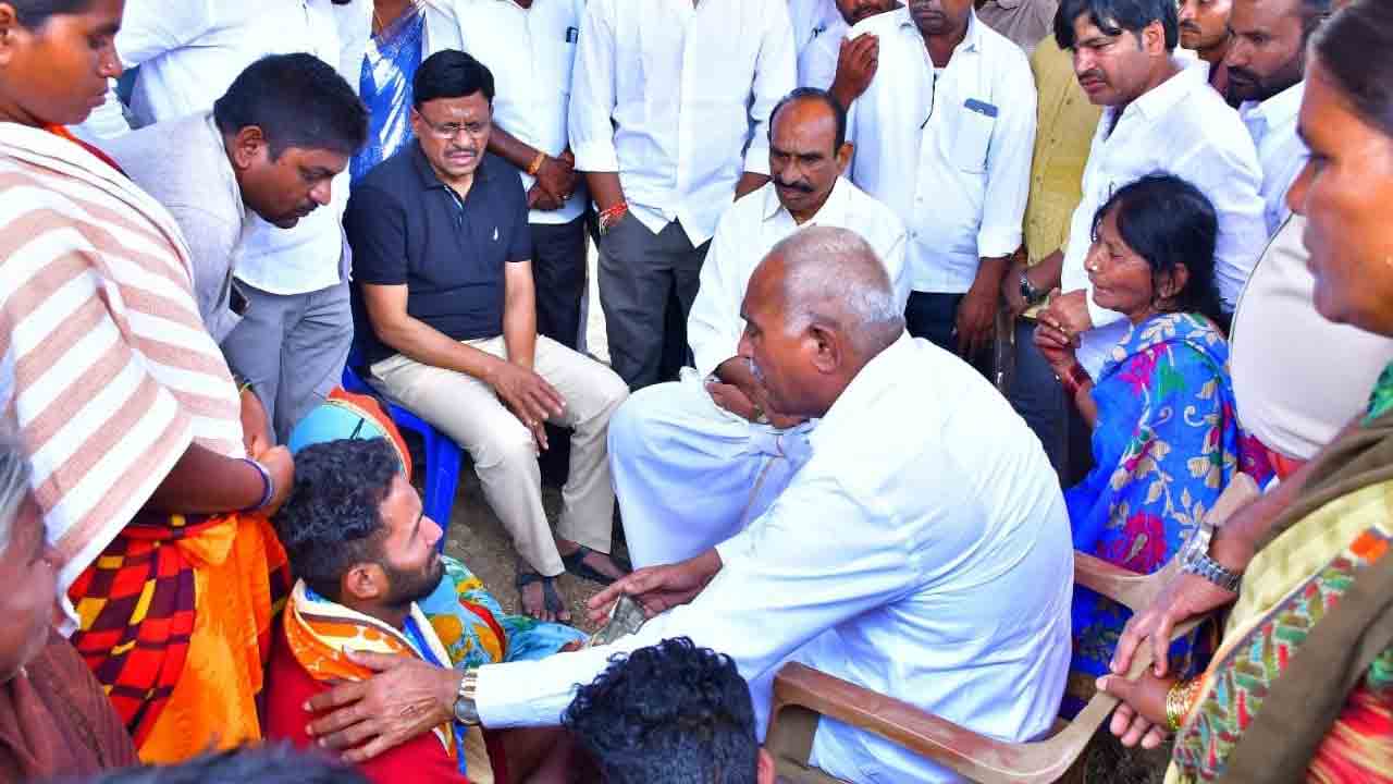 బాధిత కుటుంబాలకు బీఆర్‌ఎస్‌ అండ