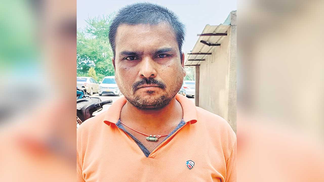 భార్యను వేధిస్తున్న భర్తకు.. 210 రోజులు జైలు శిక్ష