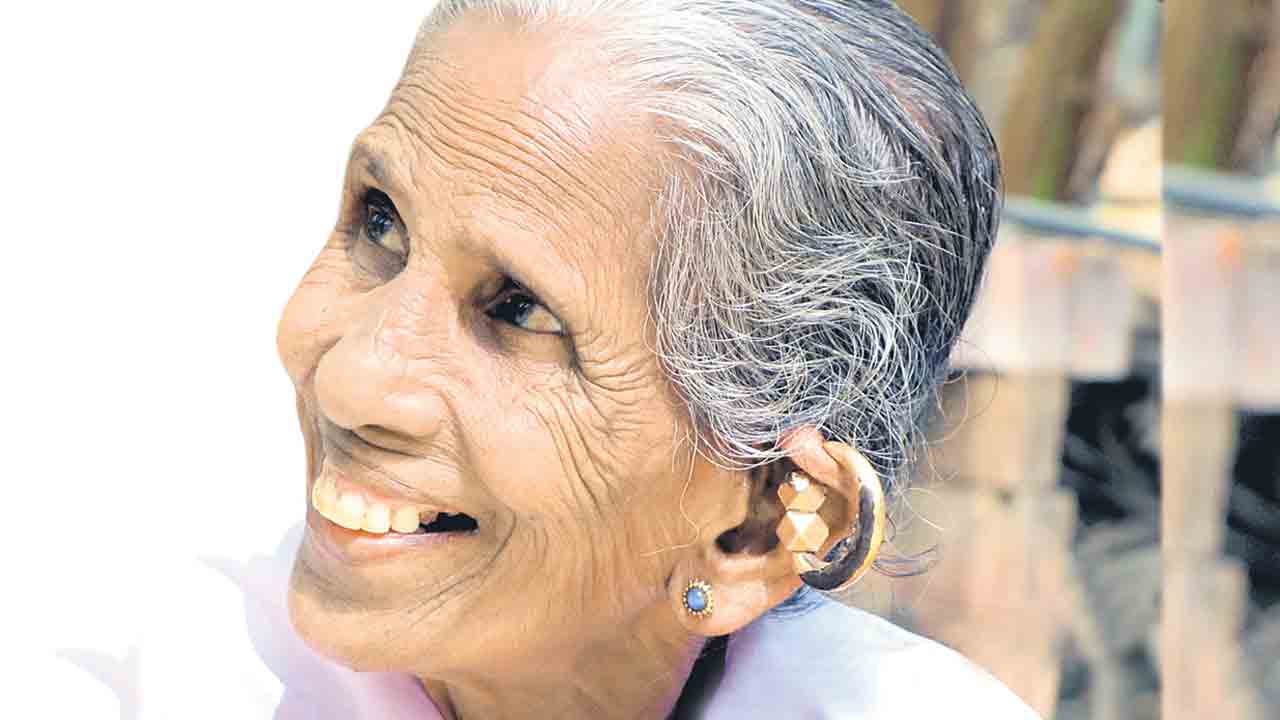 వృద్ధ మహిళలకు ఆర్థిక భరోసా..