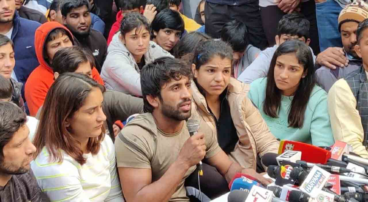 Wrestlers Protest | రెజ్ల‌ర్లకు మాజీ క్రికెట‌ర్ల మద్ద‌తు.. న్యాయం చేయాలంటూ సోష‌ల్‌మీడియాలో పోస్టులు