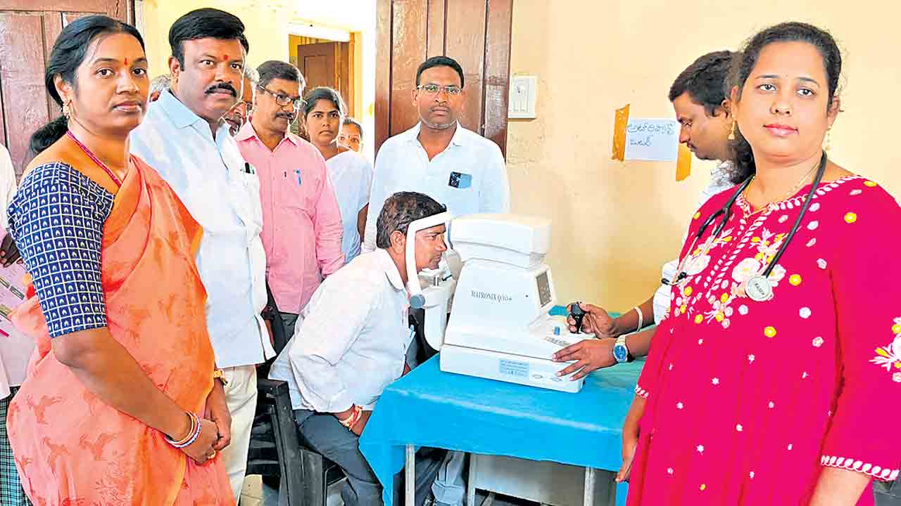 చీక‌టి జీవితాల‌కు ఆశాకిర‌ణం