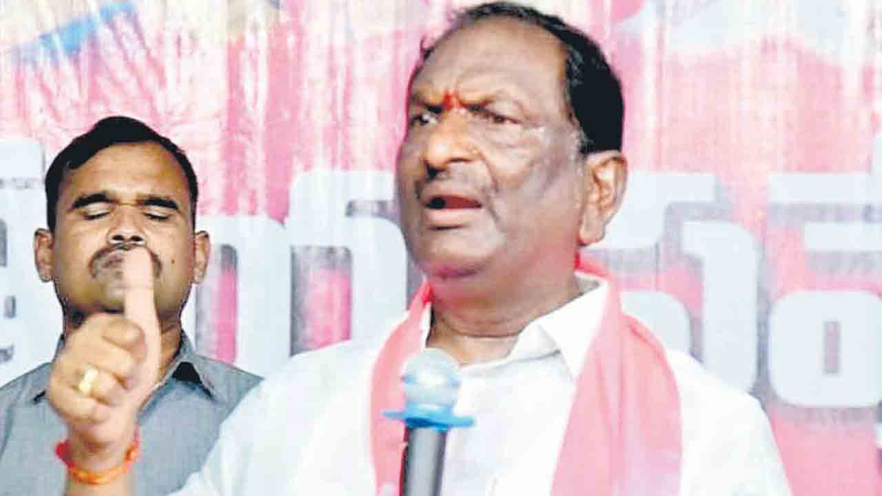 కార్యకర్తలే కథానాయకులు