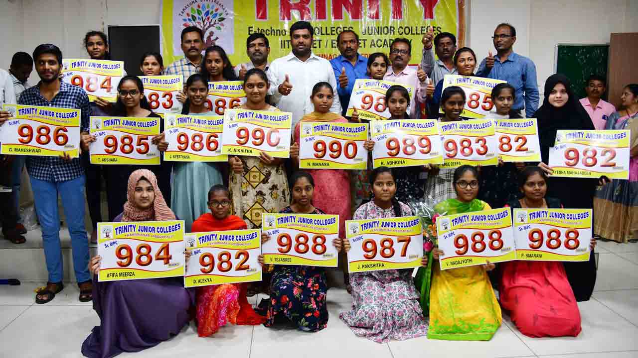 ట్రినిటీ విద్యార్థుల విజయ దుందుభి