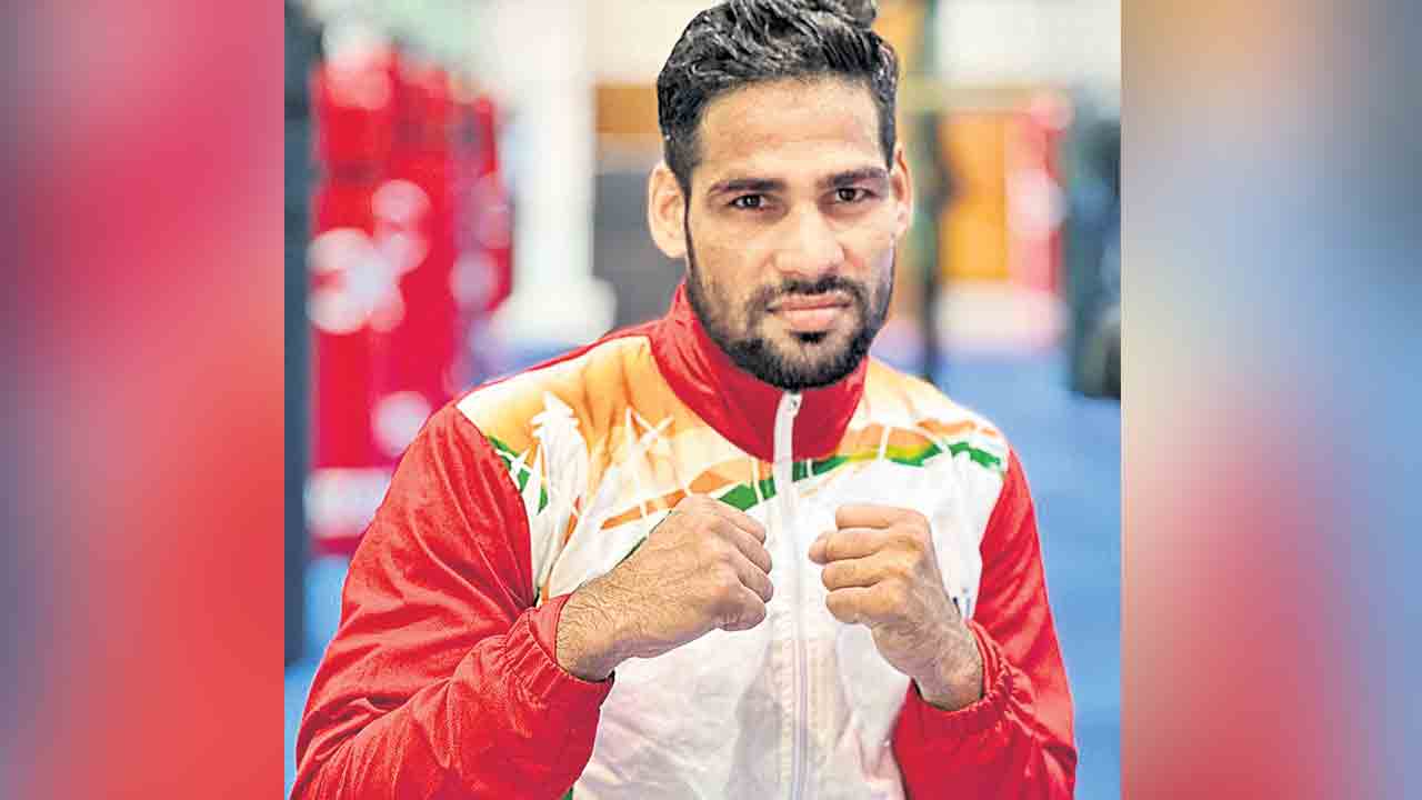 హుసాముద్దీన్‌కు కాంస్యం