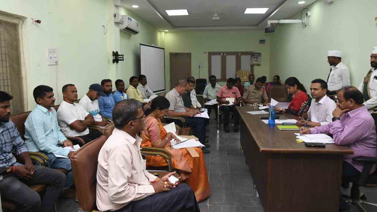 సీఎం కప్‌ పోటీలు ఘనంగా నిర్వహించాలి